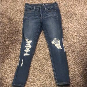 AMERICAN EAGLE distressed jegging